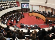 Deputados aprovam 20 projetos na pen&uacute;ltima sess&atilde;o antes do recesso
