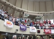 Protestos impedem a realiza&ccedil;&atilde;o de f&oacute;rum sobre reforma trabalhista