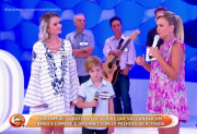 Menino chora ao descobrir que foi 'promovido' a irm&atilde;o mais velho