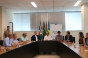 Acic entrega demandas da classe empresarial ao governador Jorginho Mello