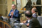 SC avança na negociação para compra de vacina italiana segundo a Alesc