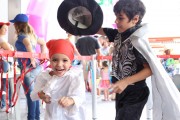 Diversão para pais e filhos no Bailinho de Carnaval