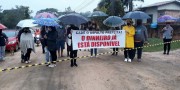Moradores protestam no Bairro Aurora para o início de pavimentação