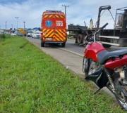 Acidente entre motocicleta e caminhão deixa jovem ferido em Içara (SC)