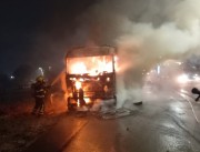 Caminh&atilde;o com carga de carv&atilde;o pega fogo no munic&iacute;pio de I&ccedil;ara (SC)