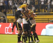 Criciúma E.C. vence o Sport Recife no HH e retorna para o G4 da Série B