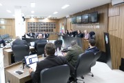 Aprovados doa&ccedil;&atilde;o de &aacute;rea para parque ambiental e denomina&ccedil;&atilde;o de escola 