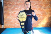 Verônica luta por novo cinturão de muay thai