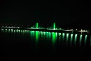 Ponte Anita Garibaldi recebe iluminação especial na Semana do Meio Ambiente