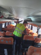 CCR ViaCosteira e PRF promovem ação sobre uso do cinto de segurança em ônibus
