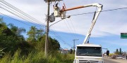 Caminhão provoca acidente na rede elétrica na Rodovia SC-445 em Içara