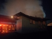 Residência em Zona Sul de Balneário Rincão (SC) é destruída por incêndio 