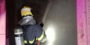 Corpo de Bombeiros combate incêndio em edícula na cidade de Içara