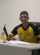 Volante Léo firma o primeiro contrato profissional com Criciúma E.C.