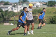 Hemerson Maria intensifica os treinamentos dos jogadores do Criciúma E.C.