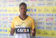 Tigre apresenta oficialmente novo meio campista