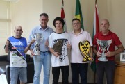 Prefeito Dimas recebe o Campeão Sul-brasileiro de Motocross