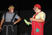 Teatro Elias Angeloni traz show de mágica e palhaços à Criciúma