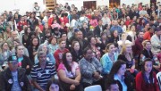 Popula&ccedil;&atilde;o assiste debate da TV Litoral ao vivo em Balne&aacute;rio Rinc&atilde;o
