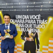 Jornal Içarense e JI News entregam troféus dos Destaques 2023 de 10 cidades