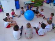 Crianças do CEI Afasc adquirem novos conhecimentos utilizando recursos do yoga