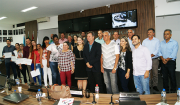 Legislativo i&ccedil;arense homenageia m&eacute;dicos cubanos