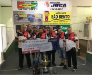Despachante Juca levanta a taça do Campeonato Municipal de Bocha de Siderópolis