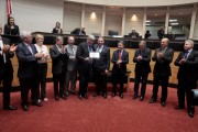 D&oacute;ia prop&otilde;e a cria&ccedil;&atilde;o da Frente Parlamentar da Apicultura