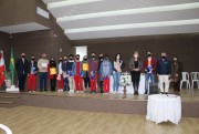 Alunos de Içara recebem prêmios em concursos de matemática
