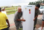 Famílias de baixa renda em Içara recebem novos refrigeradores