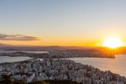 Semana come&ccedil;a em Santa Catarina com tempo firme e termina com chuva e frio 