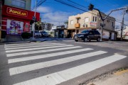 Aplicação do produto “Termoplast” qualifica faixas de pedestres em Içara