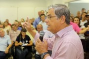 Governador em exerc&iacute;cio assina conv&ecirc;nios no sul do estado
