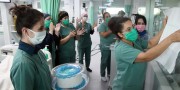 Paciente isolado na UTI do São Donato recebe homenagens no aniversário de 47 anos