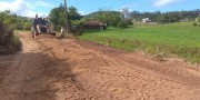 Máquinas voltam a recuperar estradas em Içara após as chuvas