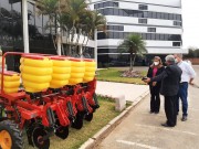 Município de  Içara recebe plantadeira para reforço na agricultura