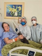 Paciente encontra gata de estimação no Hospital São José em Criciúma