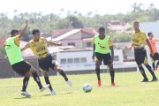 Grupo Carvoeiro trabalha parte t&eacute;cnica e t&aacute;tica