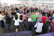 Baile da 3&ordf; Idade abre atividades da 29&ordf; Festa das Etnias