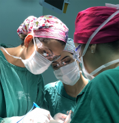 Cirurgiões realizam nove reconstruções de mama no HSJosé