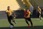Jogadores participam de atividade t&eacute;cnica  no Heriberto H&uuml;lse