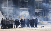 Forças de segurança conseguem desocupar rampa do Planalto em DF