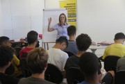 Garotos iniciam aulas de ingl&ecirc;s no CT do Crici&uacute;ma