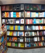 Shopping Della recebe livraria Ponto e Vírgula para felicidade dos amantes de livros