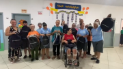 Ateli&ecirc; de costura confecciona mochilas para alunos da Apae em Maracaj&aacute; (SC)