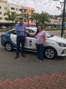 Vereadora Silvana comemora chegada de veículo para assistência social