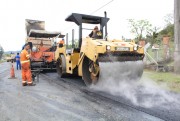 Acesso Norte de Maracajá recebe primeira camada de asfalto