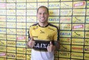 O Crici&uacute;ma concretizou o retorno do atacante Silvinho