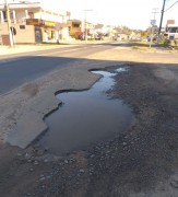 Morador reclama de buraco nas margens da SC-445 em Pedreiras