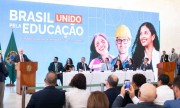 Pelo Estado: educa&ccedil;&atilde;o de Santa Catarina fica para tr&aacute;s